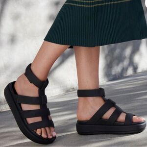 NWT Crocs Brooklyn Luxe Gladiator Sandals Black Women Size 6(MSRP$75)